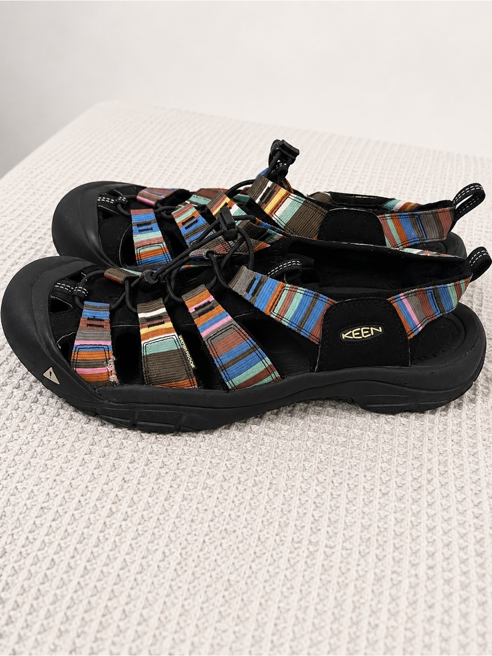 KEEN Womens 11 Newport H2 Sandals Raya Black/Multi Colorful Boho Hiking Outdoor